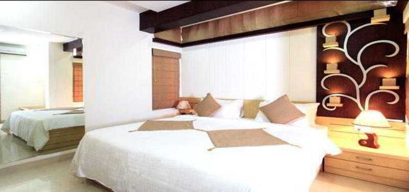 The Nines Business Hotel Bangalore Exterior foto